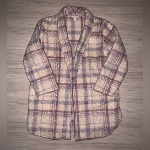 Perfect spring colored jacket!